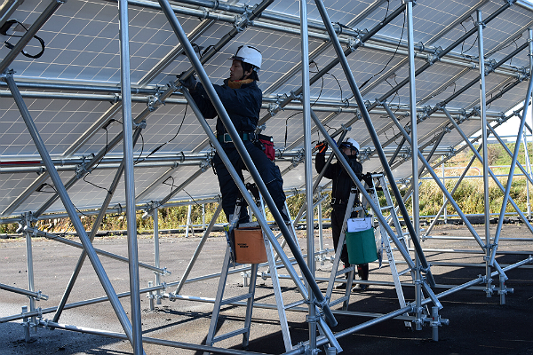 太陽光発電設備を増設するとき、売電価格に注意が必要になります